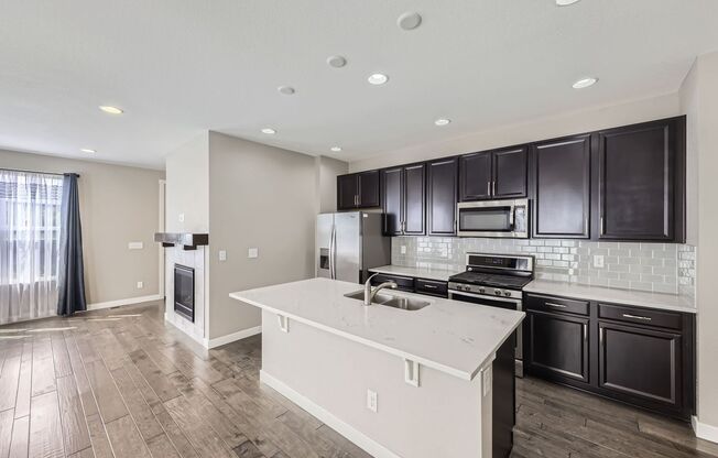 Vibrant 3 Bed 2 1/2 half bath townhouse in Broomfield available 7/1