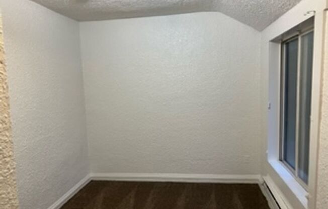 2 beds, 1 bath, $600, Unit 1420