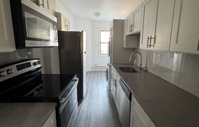 1 bed, 1 bath, $1,195, Unit 4H