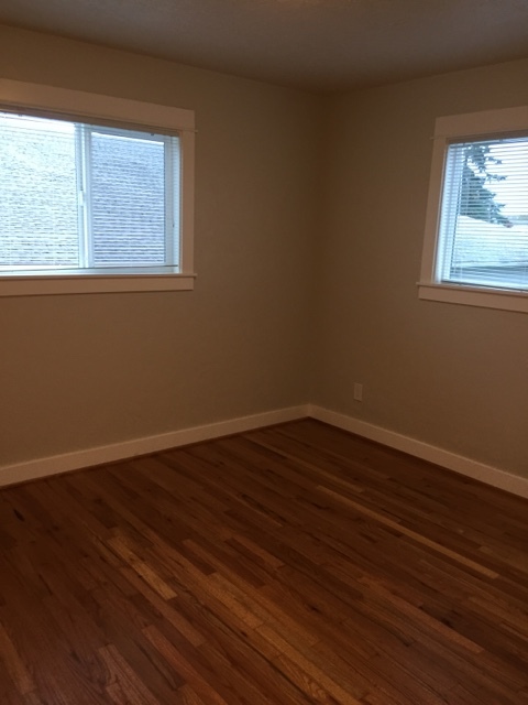 2 beds, 1 bath, 850 sqft, $1,975