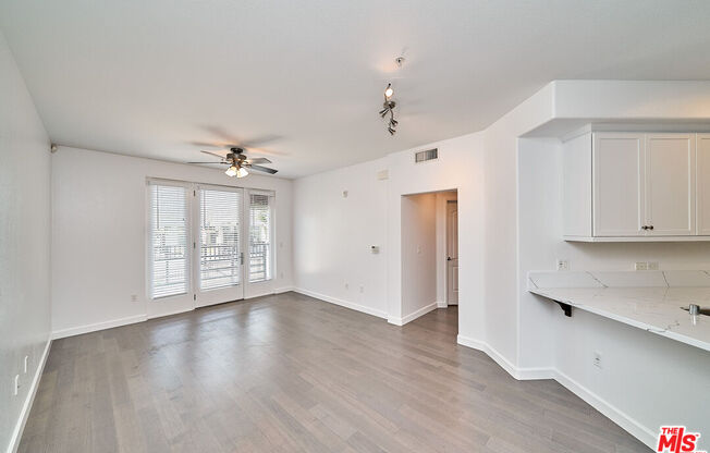 1 bed, 1 bath, 700 sqft, $2,700, Unit 103