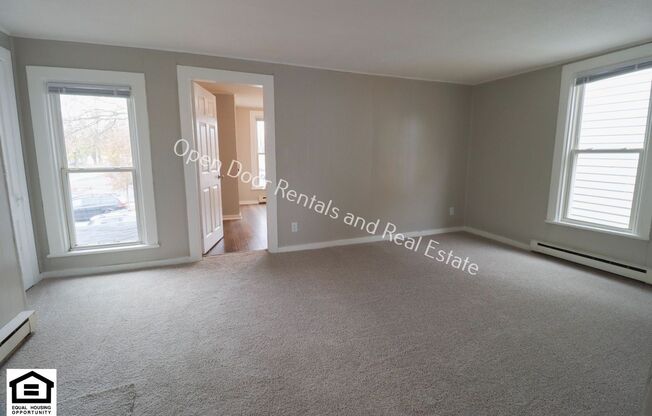 1 bed, 1 bath, $795, Unit 1012 1/2 Huffman st