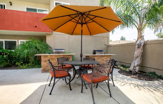 Woodland Hills Apartments BBQ area