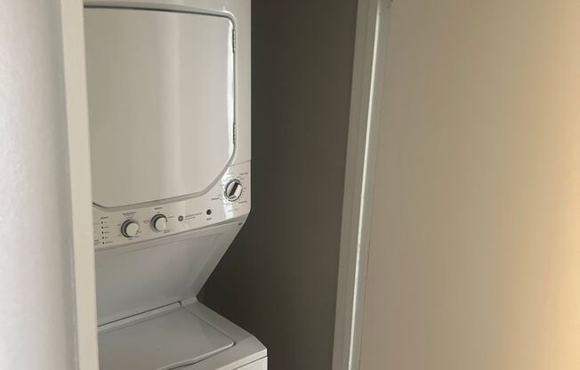 2 beds, 2 baths, 1,085 sqft, $1,356, Unit CA 5155-211