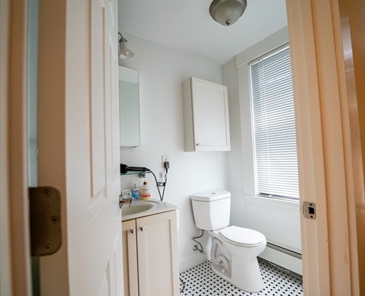 1 bed, 1 bath, $2,750, Unit 21