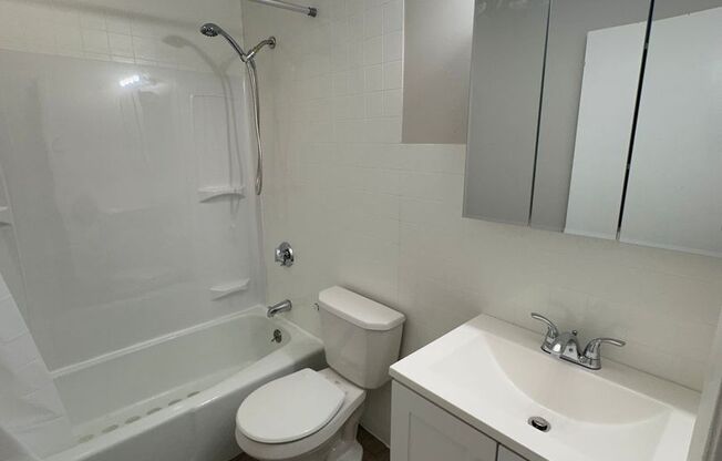 2 beds, 1 bath, $1,750, Unit 6