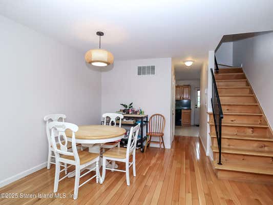72 LYCEUM CT