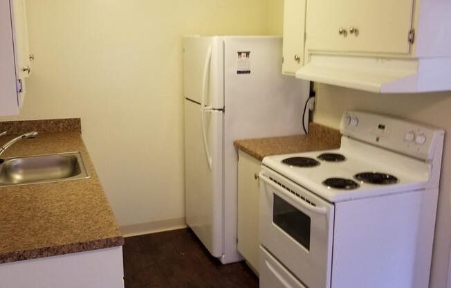 Studio, 1 bath, 350 sqft, $2,325, Unit 2483 UNIT #3