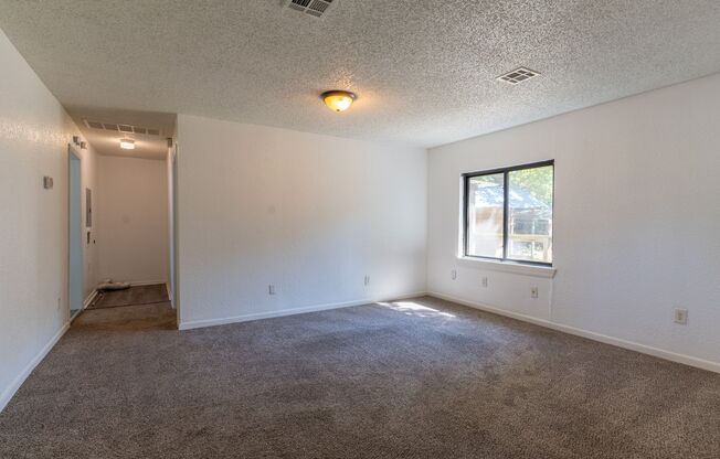 2 beds, 1 bath, $1,050