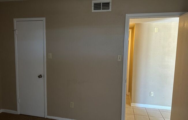 2 beds, 2 baths, $1,100, Unit # # 93 904 UO 93