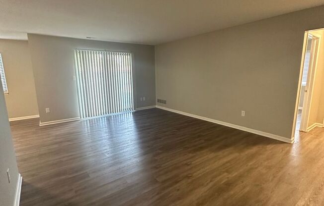 1 bed, 1 bath, 842 sqft, $1,130, Unit D103