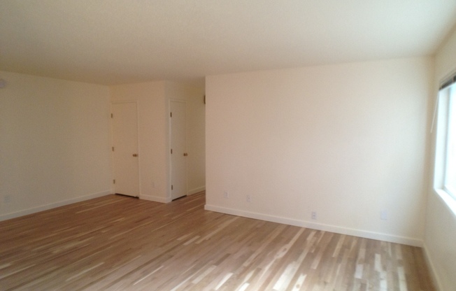 2 beds, 1 bath, 900 sqft, $1,795, Unit 4