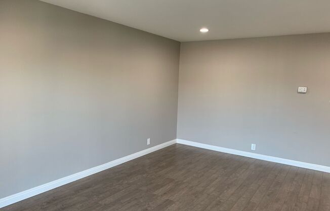 Updated 1 bed 1 bath unit in Fullerton!