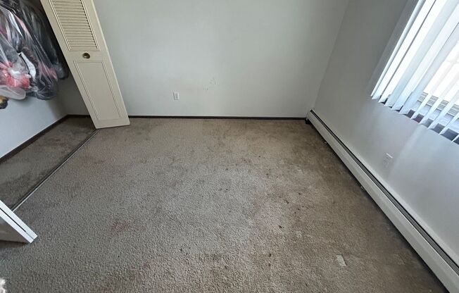 2 beds, 1 bath, $1,295, Unit 103