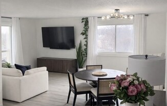 1 bed, 1 bath, 775 sqft, $2,400, Unit 720