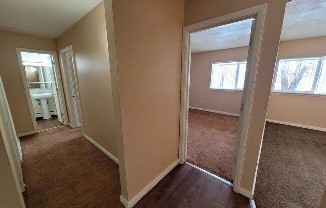 2 beds, 1 bath, 700 sqft, $1,100, Unit OTG 801-209