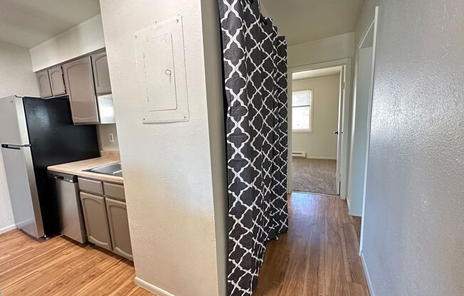 2 beds, 1 bath, 740 sqft, $1,499, Unit 814 - Unit 206