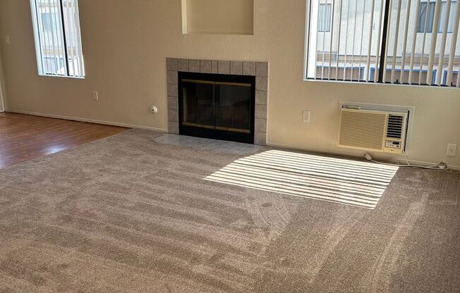 2 beds, 2 baths, 900 sqft, $2,200, Unit 52