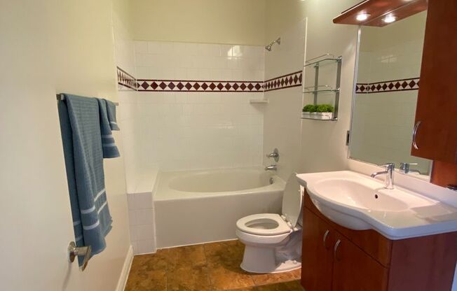 1 bed, 1 bath, 955 sqft, $2,300, Unit 202