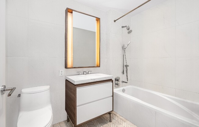 1 bed, 1 bath, 658 sqft, $5,300, Unit 5L