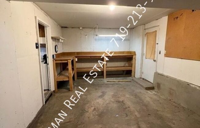 2 beds, 1 bath, 1,250 sqft, $1,295