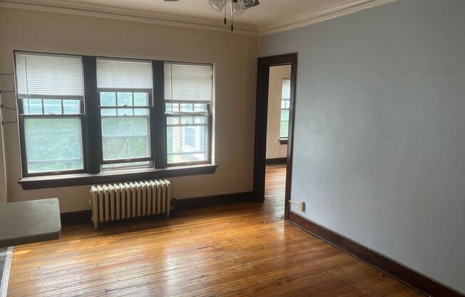 1 bed, 1 bath, $895, Unit 305