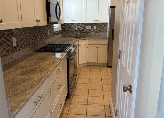 2 beds, 1 bath, 1,050 sqft, $2,900, Unit 1