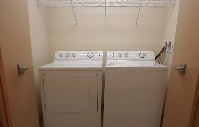 1 bed, 1 bath, 902 sqft, $1,800, Unit 207