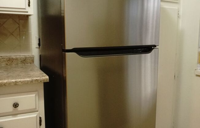 3 beds, 2 baths, $1,560.95, Unit # 225