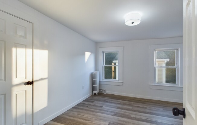 4 beds, 2 baths, 1,300 sqft, $4,300, Unit 2