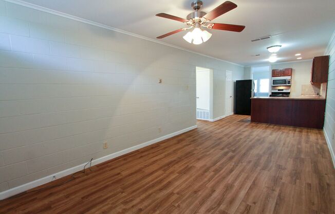 2 Bedroom, 1 Bath Duplex Near Historic Downtown Round Rock