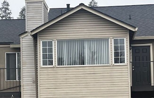 2 beds, 1 bath, 825 sqft, $1,860, Unit 231