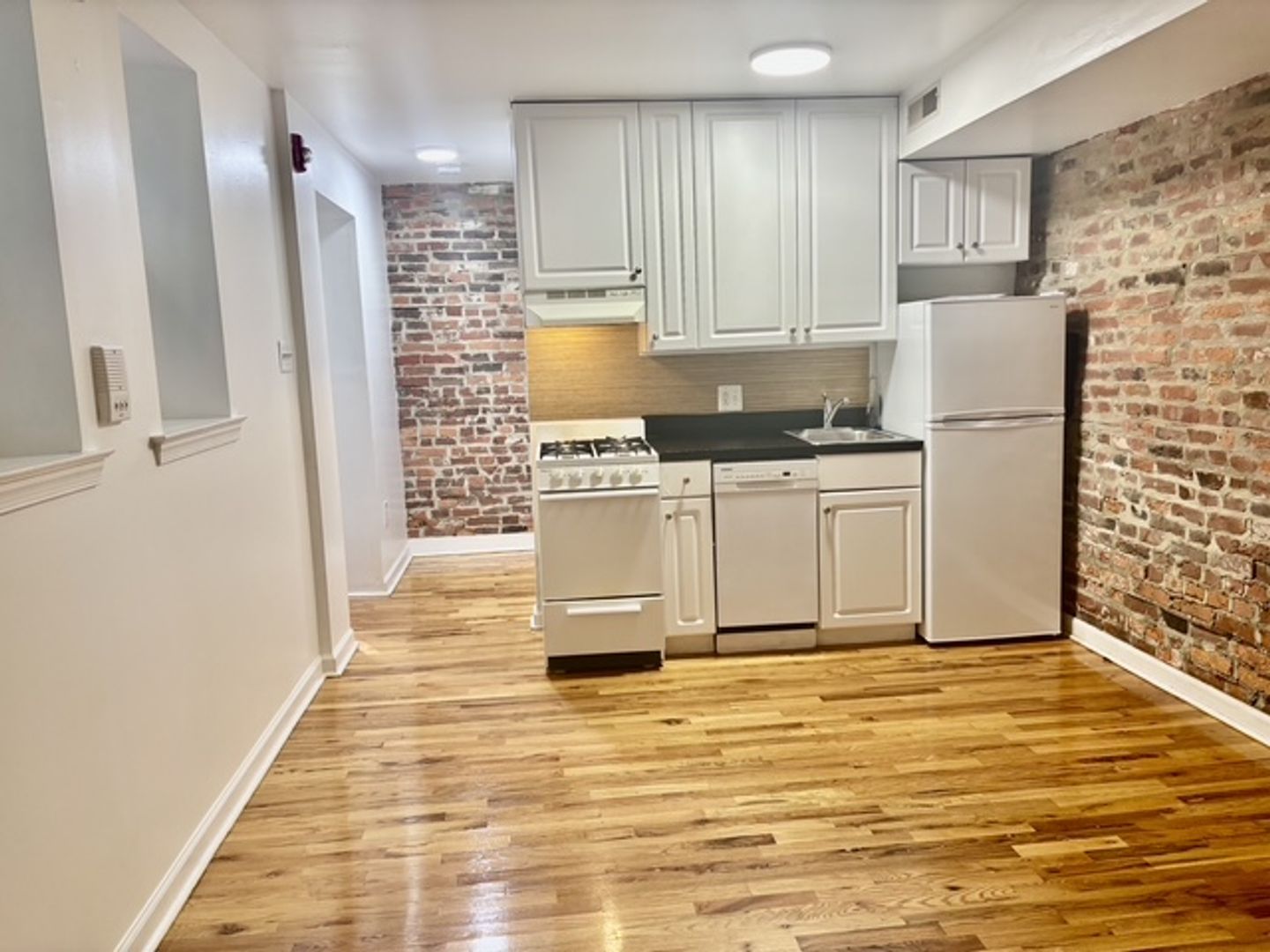 320 S 12th St