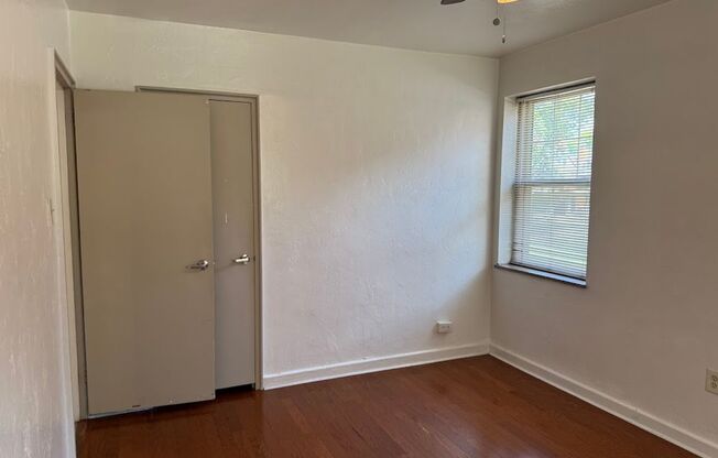 3 beds, 1 bath, $1,675, Unit 102A