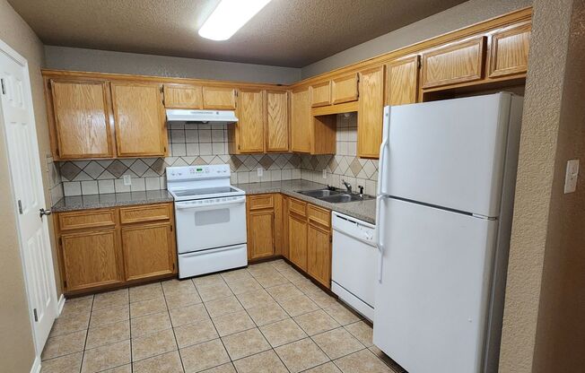 Coming Soon – 3 Bedroom Duplex Near Clear Creek Gate Viewable 9/4