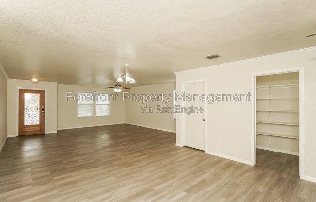 5915 IRIS ISLE