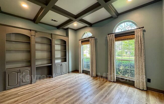 2417 CREEKSIDE CIR S