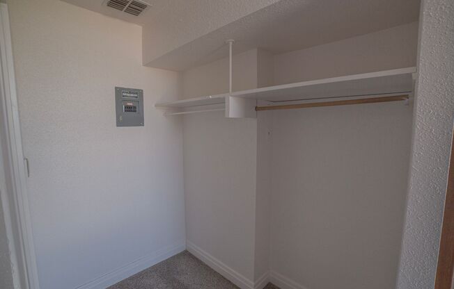 1 bed, 1 bath, 295 sqft, $555, Unit 520