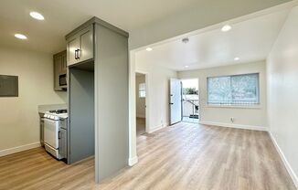 8620 Lampson Ave