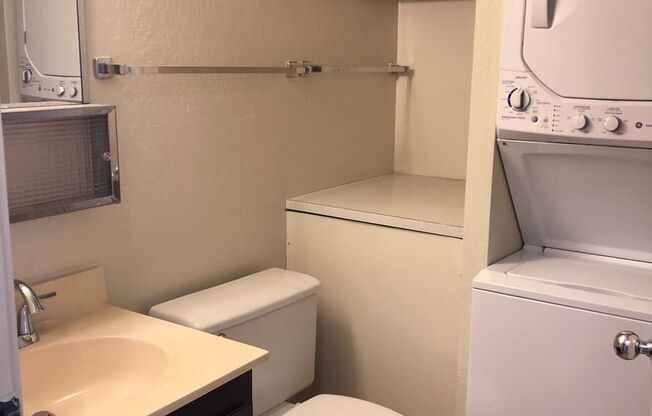 Citron Villa, 1 bdrm, 1 bath, 1 covered pkg, w/d in unit, keyed lobby entrance with elevator