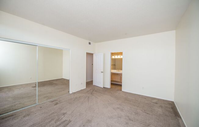 2 beds, 2 baths, $3,000