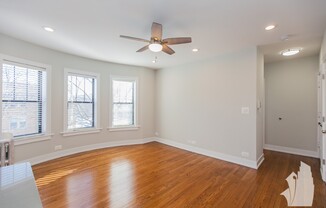 1952 W Wilson Ave