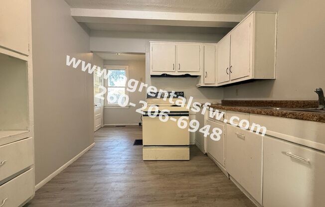 2 beds, 1 bath, $895