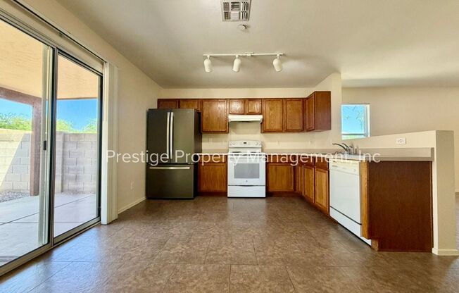 Come Check Out this 2/1 on the Northwest Side With A Split Floorplan!!!