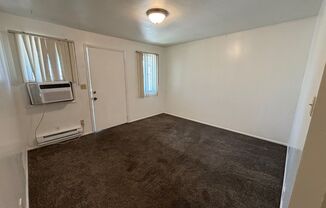 1 bed, 1 bath, 800 sqft, $1,100, Unit 1904 W 58