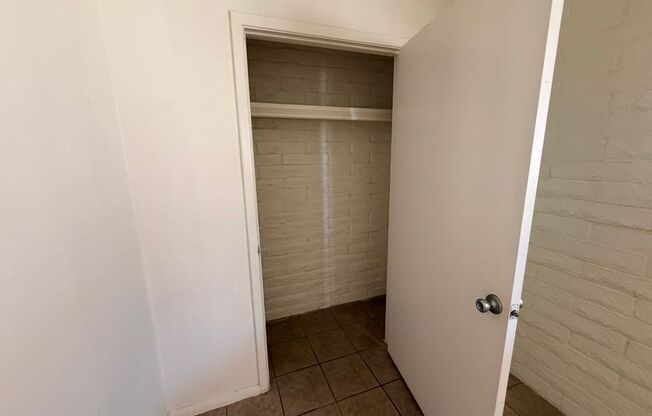 1 bed, 1 bath, 570 sqft, $899, Unit 16621-34