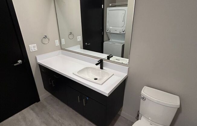 1 bed, 1 bath, 458 sqft, $1,375, Unit 215