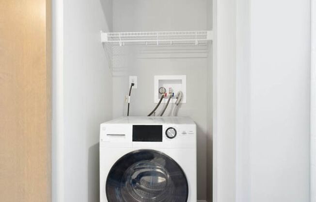 Studio, 1 bath, 390 sqft, $895, Unit 2323