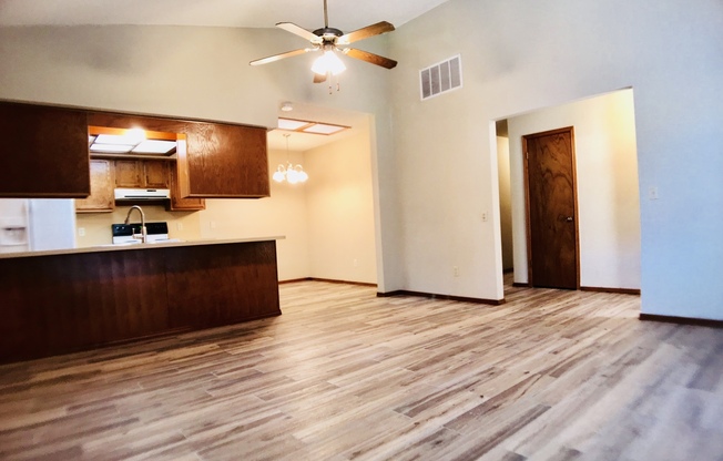 Large 2BD 2BA Duplex in Edmond!!