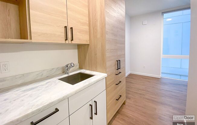 Studio, 1 bath, 174 sqft, $895, Unit 217